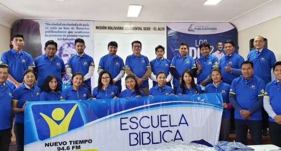 53 Carteros Misioneros se capacitan para seguir llevando esperanza en El Alto Bolivia